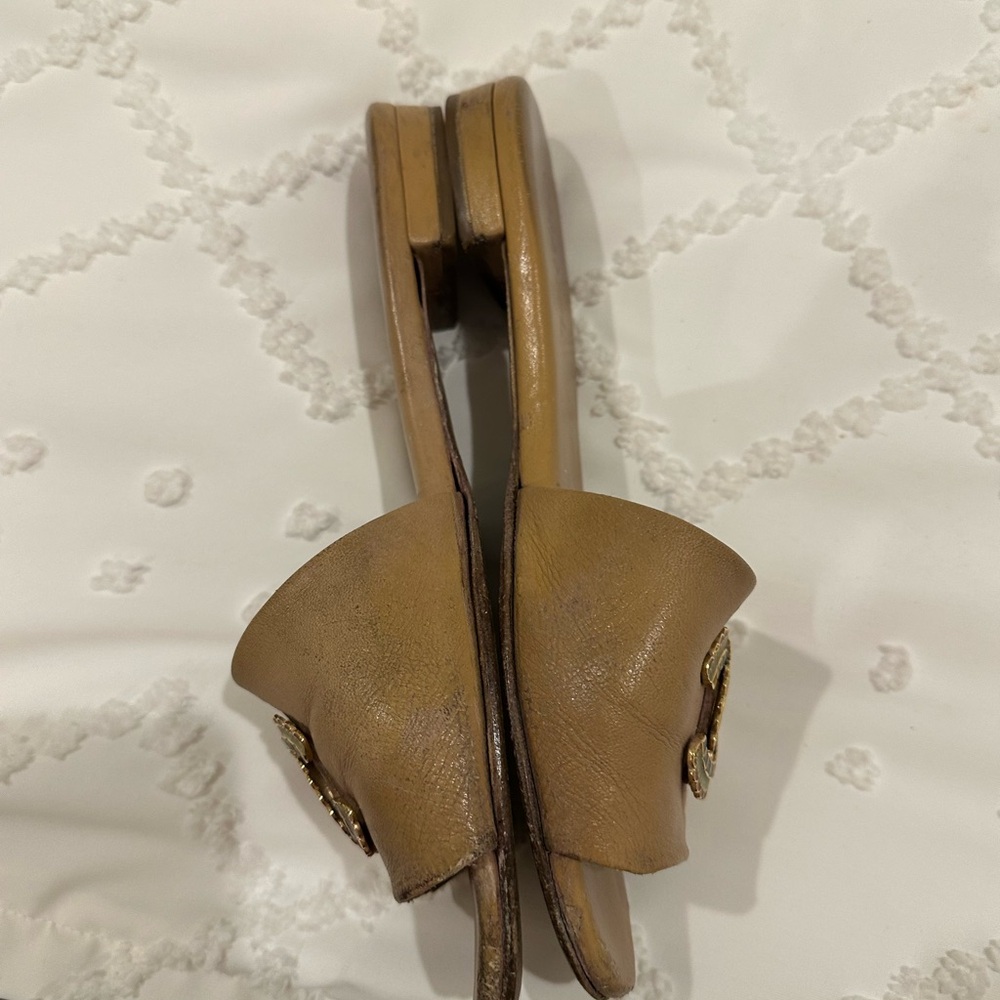 Chanel Tan Sandals with Iconic Logo Embellishment - Picture 5 of 9
